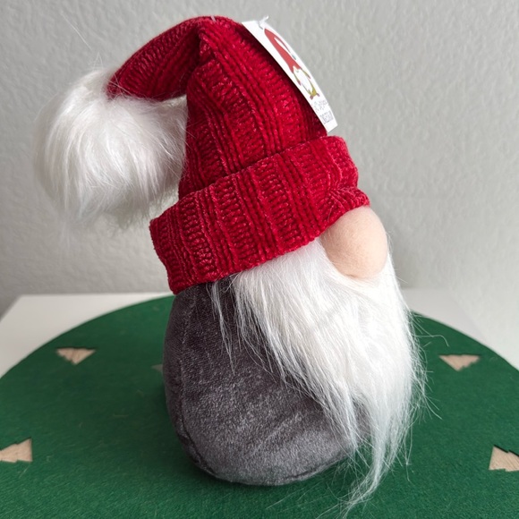❗️CUTE WINTER HOLIDAY CHRISTMAS RED BEANIE HAT GNOME - Picture 3 of 5